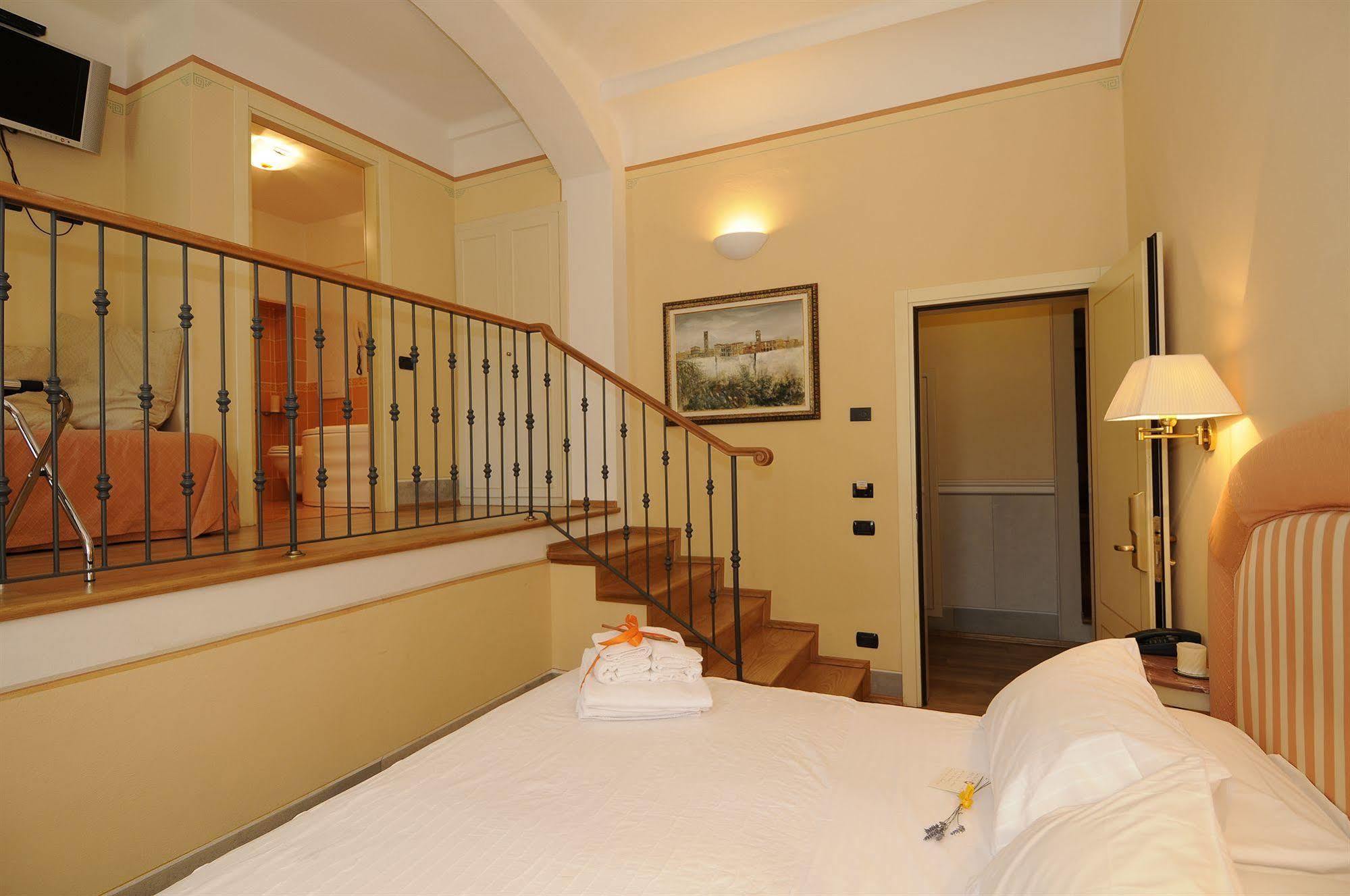 A Palazzo Busdraghi Residenza D'Epoca Bed & Breakfast Lucca Eksteriør bilde