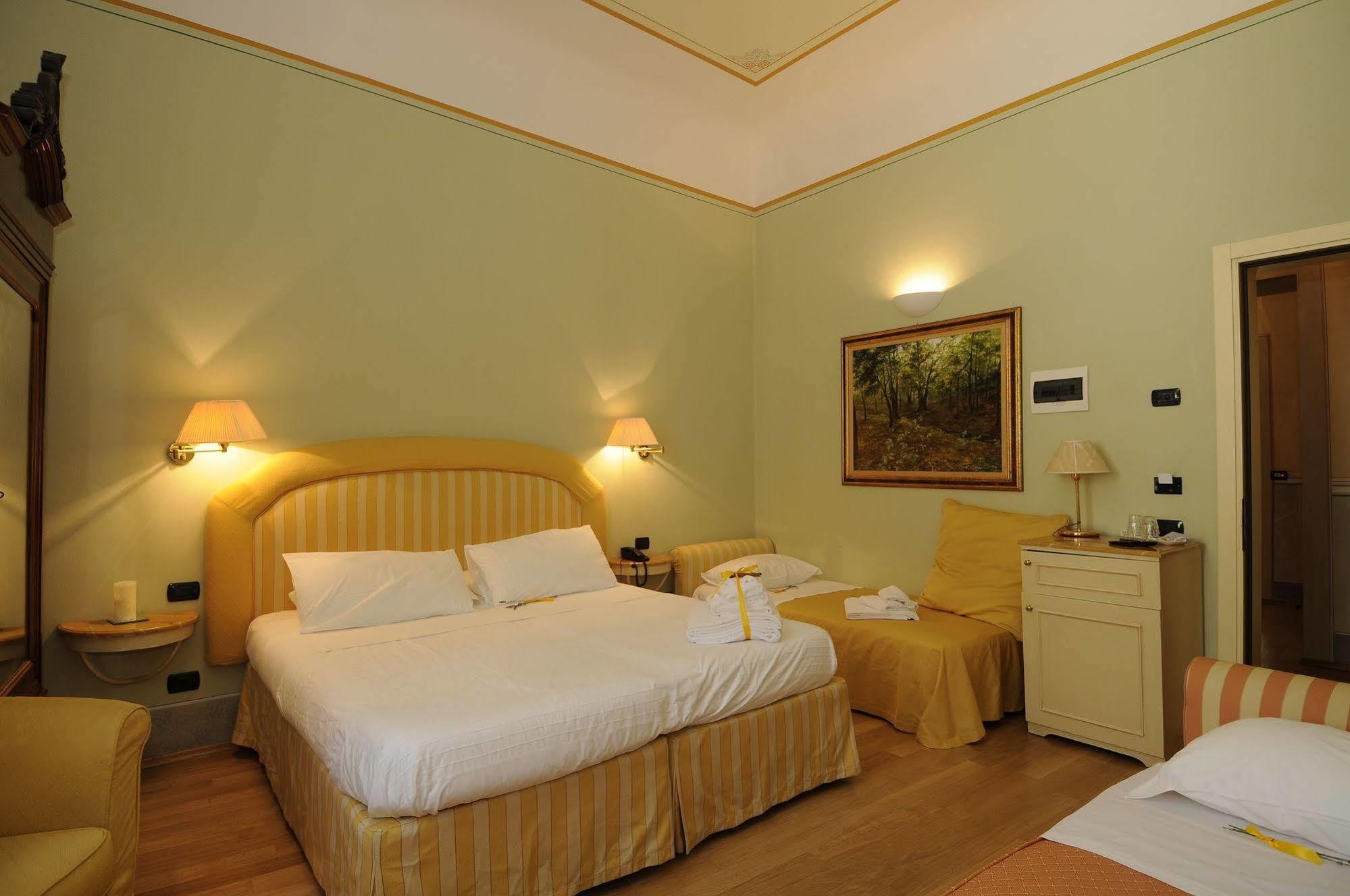 A Palazzo Busdraghi Residenza D'Epoca Bed & Breakfast Lucca Eksteriør bilde